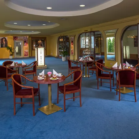 TOP HOTEL Praha 4*