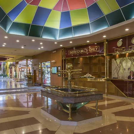 מלון Top Hotel Praha 4*