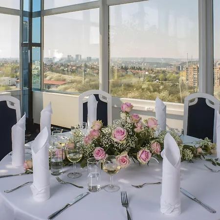 מלון Top Hotel Praha