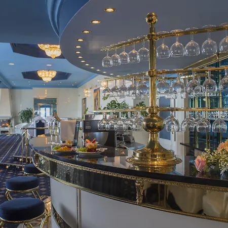 Top Hotel Praha 4* פראג