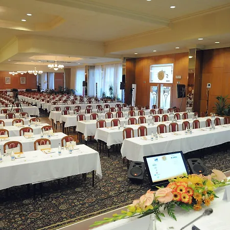 Top Hotel Praha מלון פראג