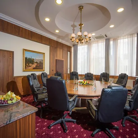 Top Hotel Praha מלון