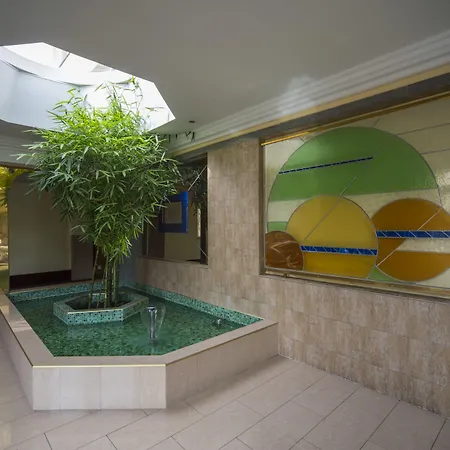 Top Hotel Praha 4* פראג