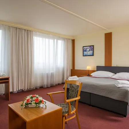 酒店 布拉格顶级酒店 4*