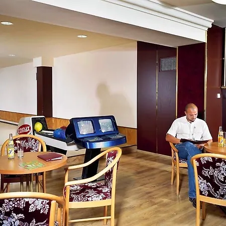 TOP HOTEL Praha 4*