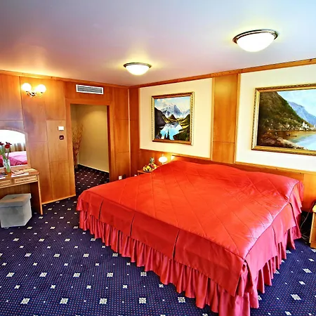 Hotel TOP HOTEL Praha 4*