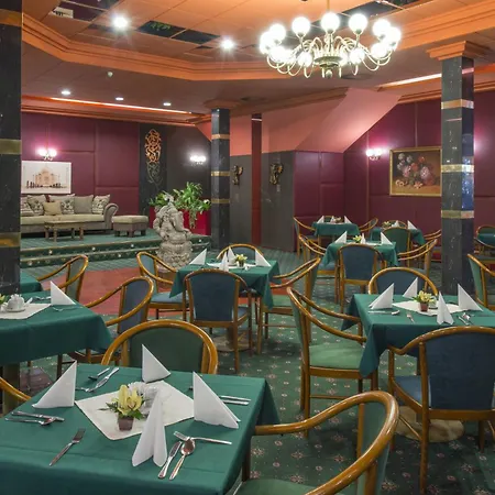 TOP HOTEL Praha 4*